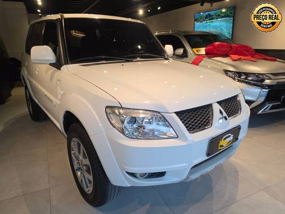 MITSUBISHI PAJERO TR4 2.0 4X4 16V 140CV FLEX 4P AUTOMÁTICO MITSUBISHI PAJERO TR4 2.0 4X4 16V 140CV FLEX 4P AUTOMÁTICO